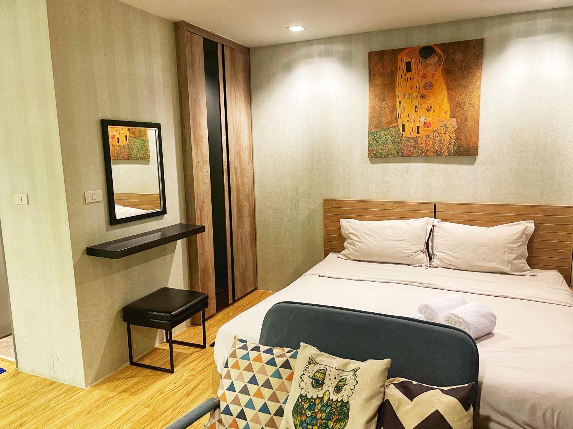 Grand Blue Condominium By Mary Mae Phim Luaran gambar