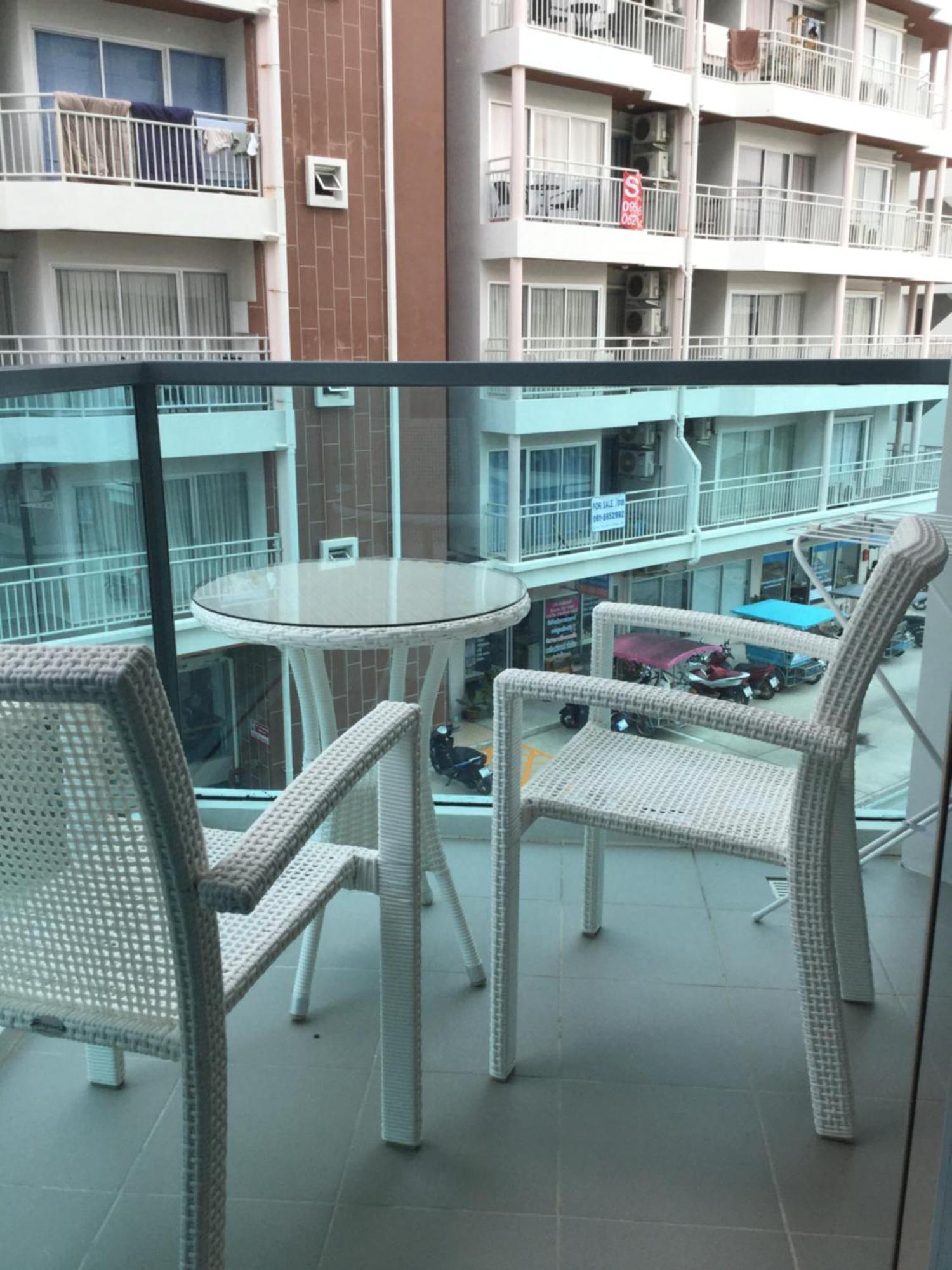 Grand Blue Condominium By Mary Mae Phim Bilik gambar
