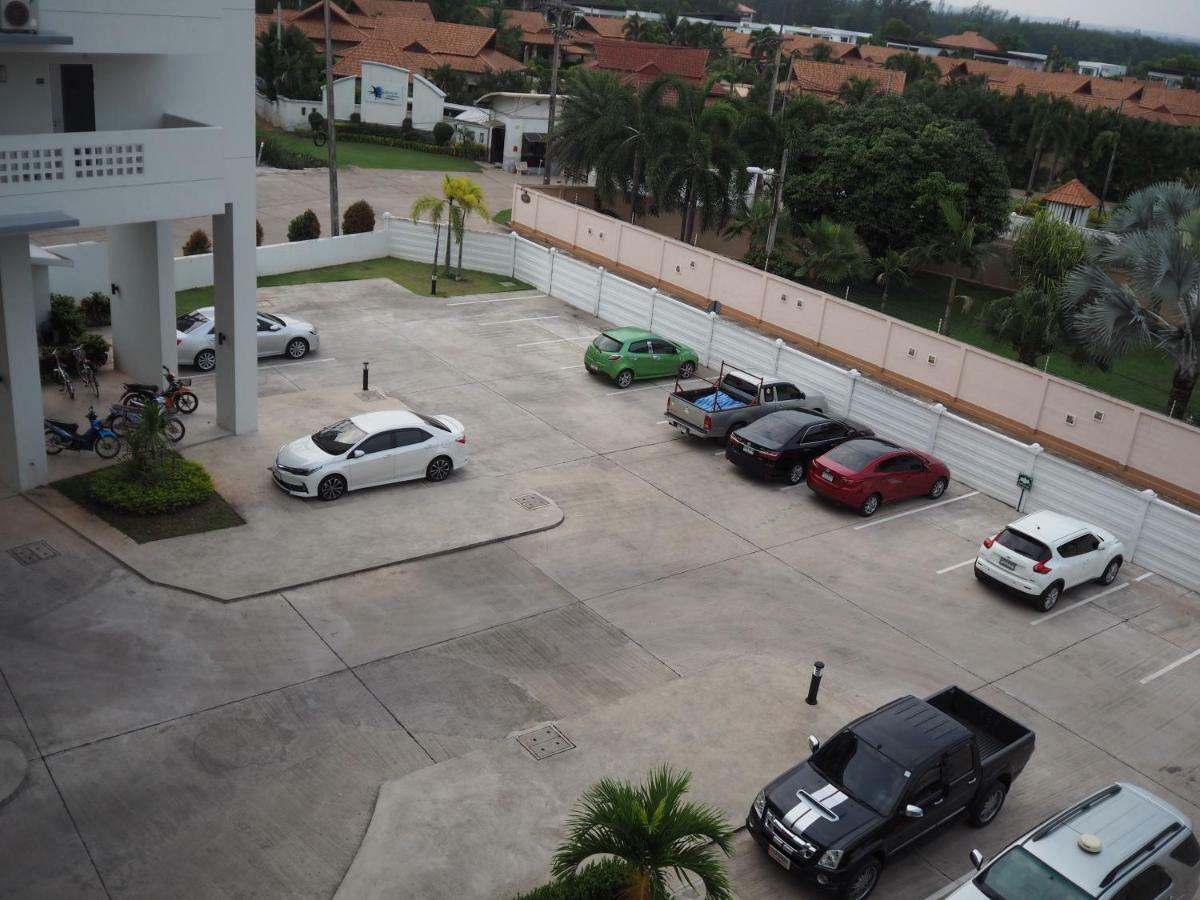 Grand Blue Condominium By Mary Mae Phim Luaran gambar