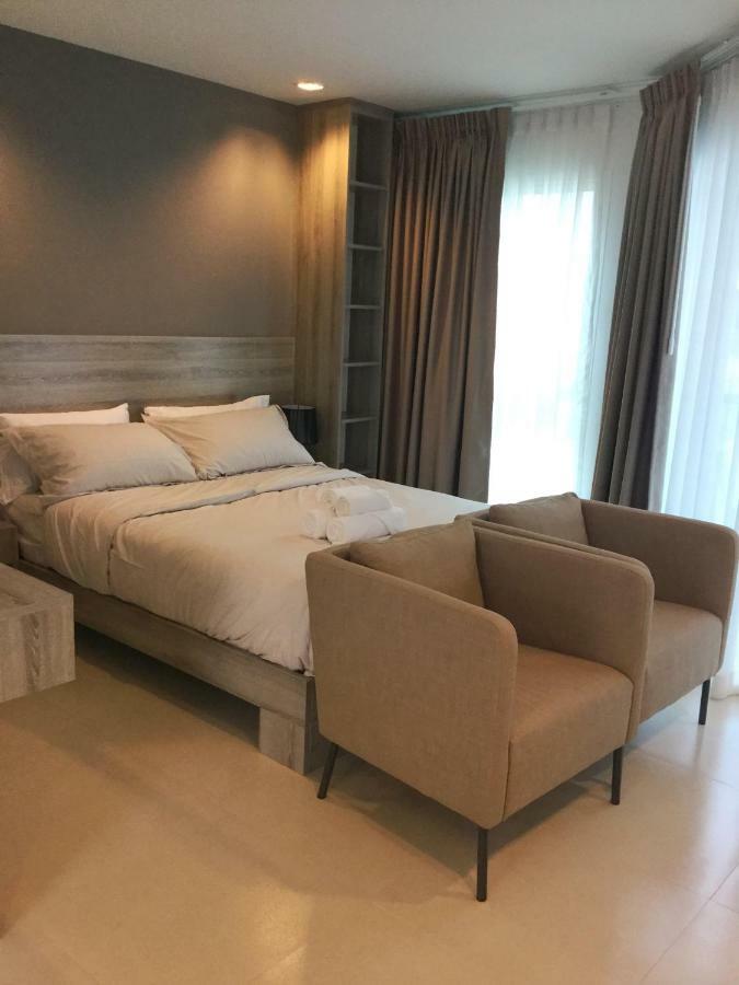Grand Blue Condominium By Mary Mae Phim Luaran gambar