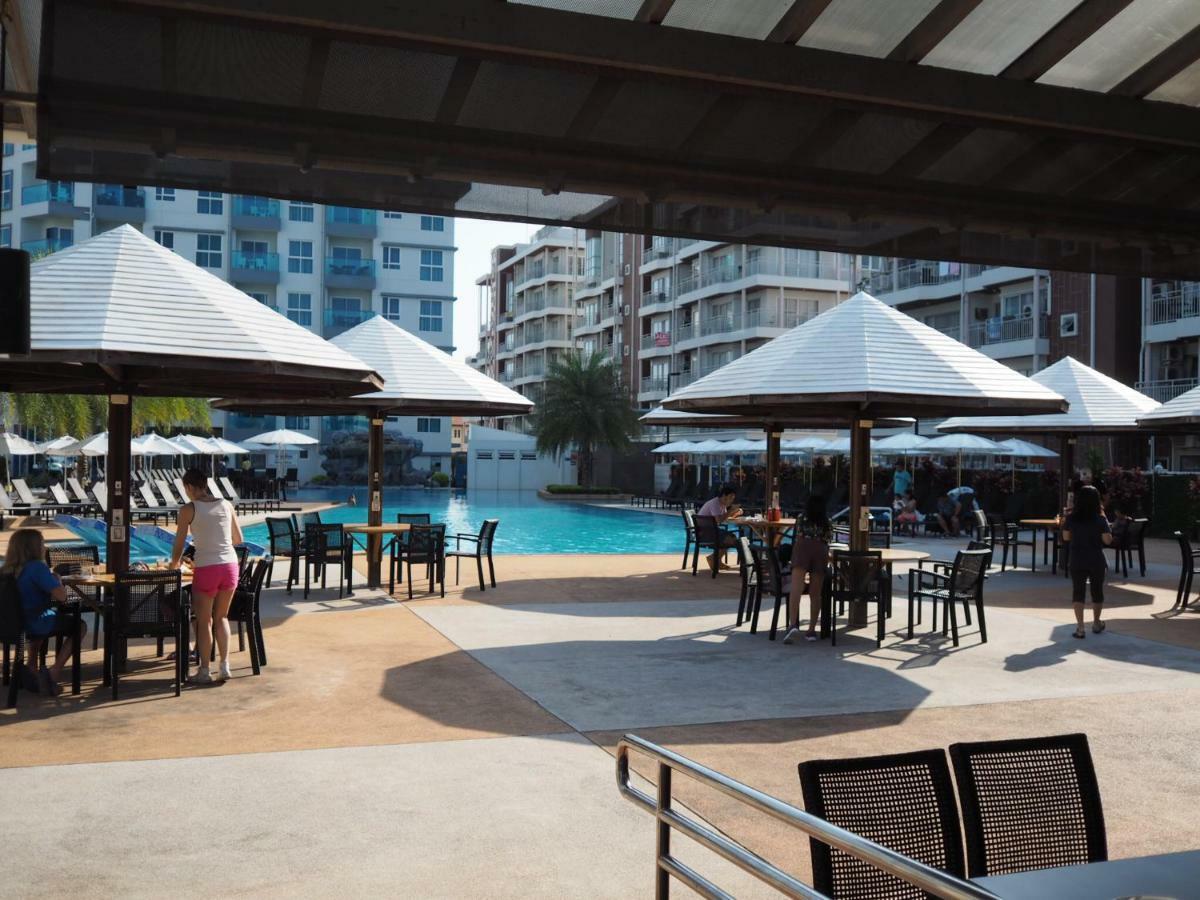 Grand Blue Condominium By Mary Mae Phim Luaran gambar